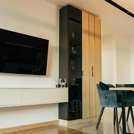 Luxury In Central Park With Amazing View + Private Parking Space Daire